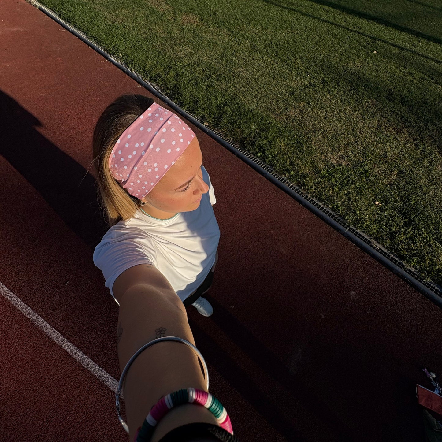 Bandeau sport rose à pois