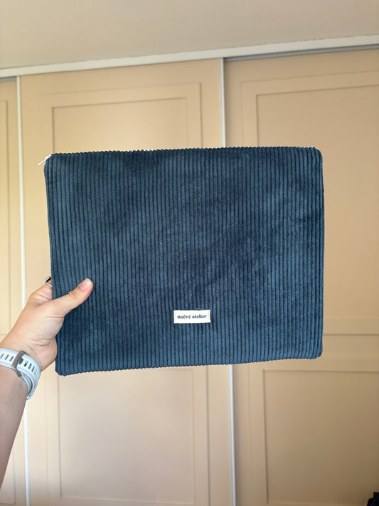 Pochette ordinateur velours bleu nuit