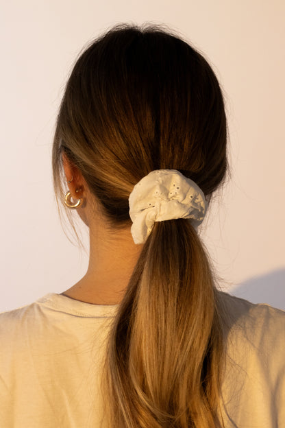 Chouchou broderie anglaise